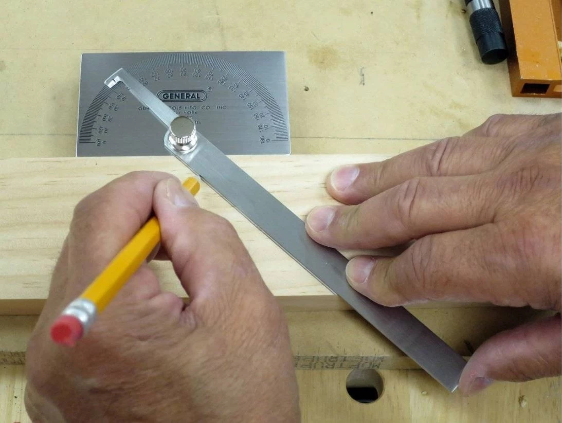 General Tools 17 ANGLE-IZER® Square Head Stainless Steel Angle Protractor, 0 to 180 Degrees 6 General Tools 17 ANGLE-IZER® Square Head Stainless Steel Angle Protractor, 0 to 180 Degrees - Image 4