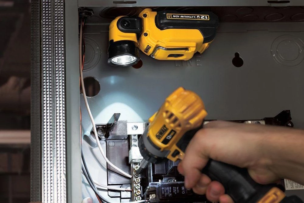 DeWalt 12V Max LED Work Light with Magnet 5 DeWalt 12V Max LED Work Light with Magnet - Image 3