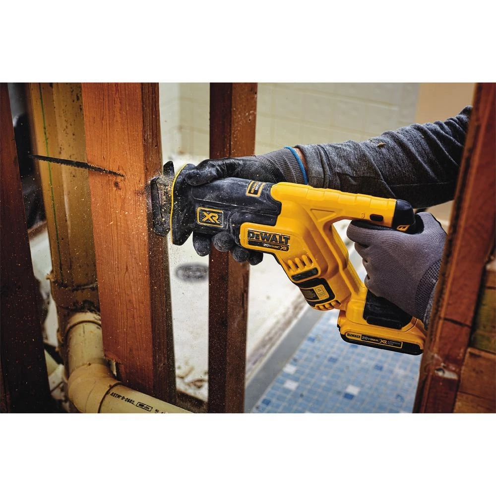DeWalt 20-Volt MAX Cordless 4 Tool Combo Kit 6 DeWalt 20-Volt MAX Cordless 4 Tool Combo Kit - Image 4