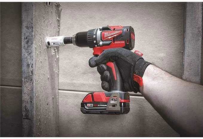 Milwaukee M18 Compact Brushless 2-Tool Combo Kit, Drill Driver/Impact Driver 6 Milwaukee M18 Compact Brushless 2-Tool Combo Kit, Drill Driver/Impact Driver - Image 4