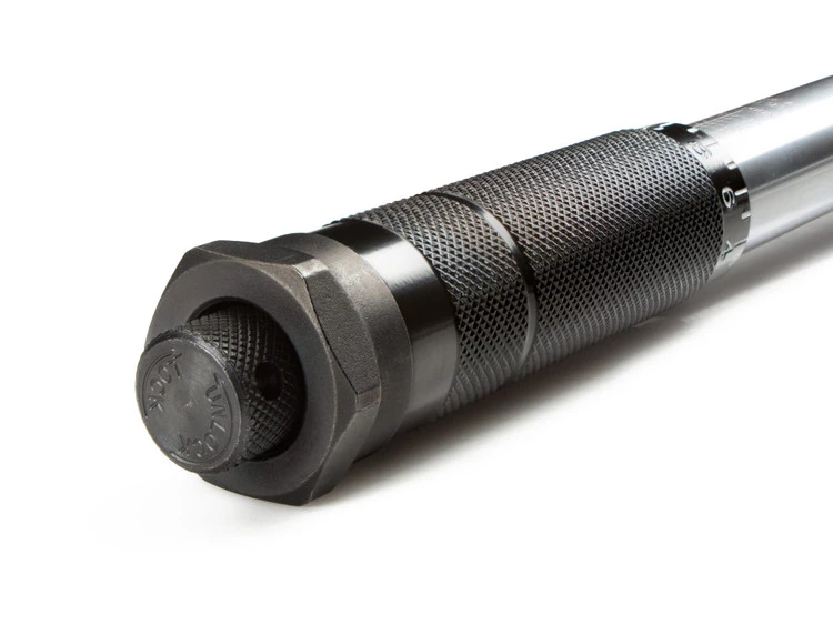 Tekton 24340-S 1/2 Inch Drive Click Torque Wrench (25-250 ft.-lb.) 10 Tekton 24340-S 1/2 Inch Drive Click Torque Wrench (25-250 ft.-lb.) - Image 8
