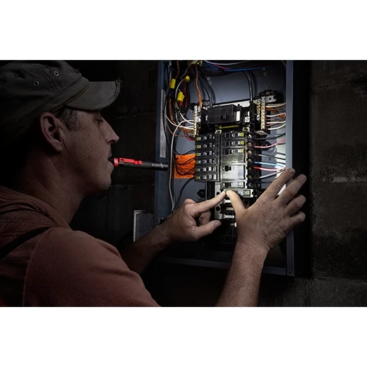 Milwaukee 2105 Aluminum 100-Lumen Pen Light with Clip 6 Milwaukee 2105 Aluminum 100-Lumen Pen Light with Clip - Image 4