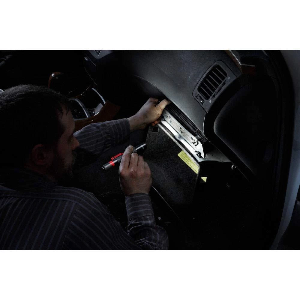 Milwaukee 2105 Aluminum 100-Lumen Pen Light with Clip 7 Milwaukee 2105 Aluminum 100-Lumen Pen Light with Clip - Image 5