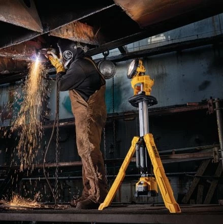 DeWalt 20V MAX* Cordless Tripod Light (Light Only) 9 DeWalt 20V MAX* Cordless Tripod Light (Light Only) - Image 7
