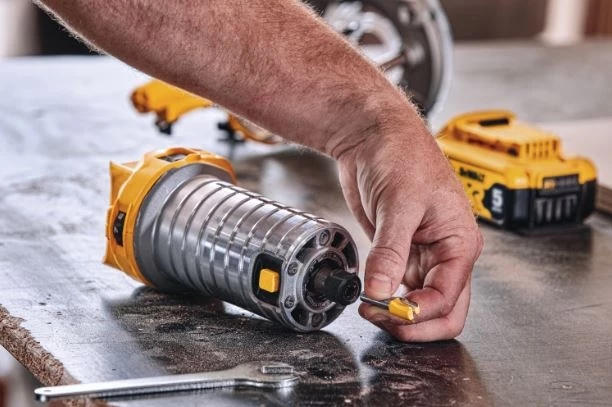 DeWalt 20V MAX* XR® Brushless Cordless Compact Router 8 DeWalt 20V MAX* XR® Brushless Cordless Compact Router - Image 6