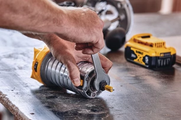DeWalt 20V MAX* XR® Brushless Cordless Compact Router 9 DeWalt 20V MAX* XR® Brushless Cordless Compact Router - Image 7