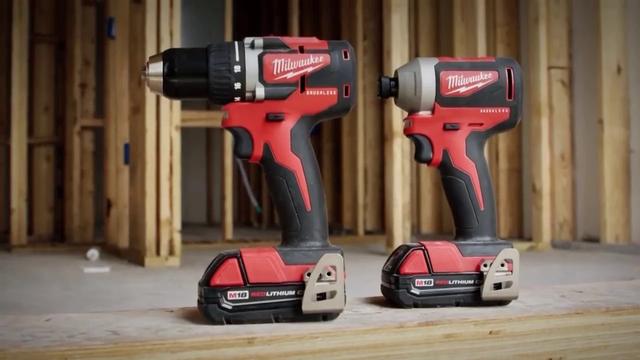 Milwaukee M18 Compact Brushless 2-Tool Combo Kit, Drill Driver/Impact Driver 8 Milwaukee M18 Compact Brushless 2-Tool Combo Kit, Drill Driver/Impact Driver - Image 6